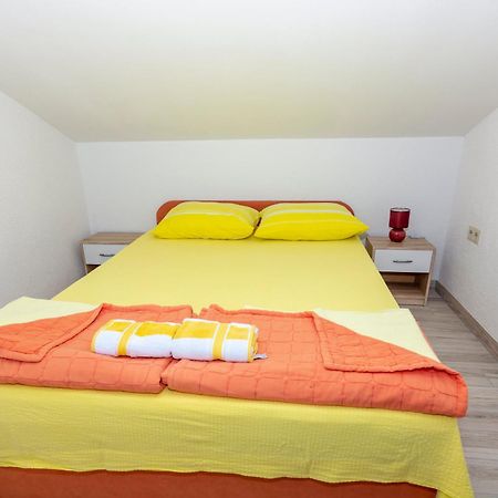 Apartmani Filip Pag Town Εξωτερικό φωτογραφία