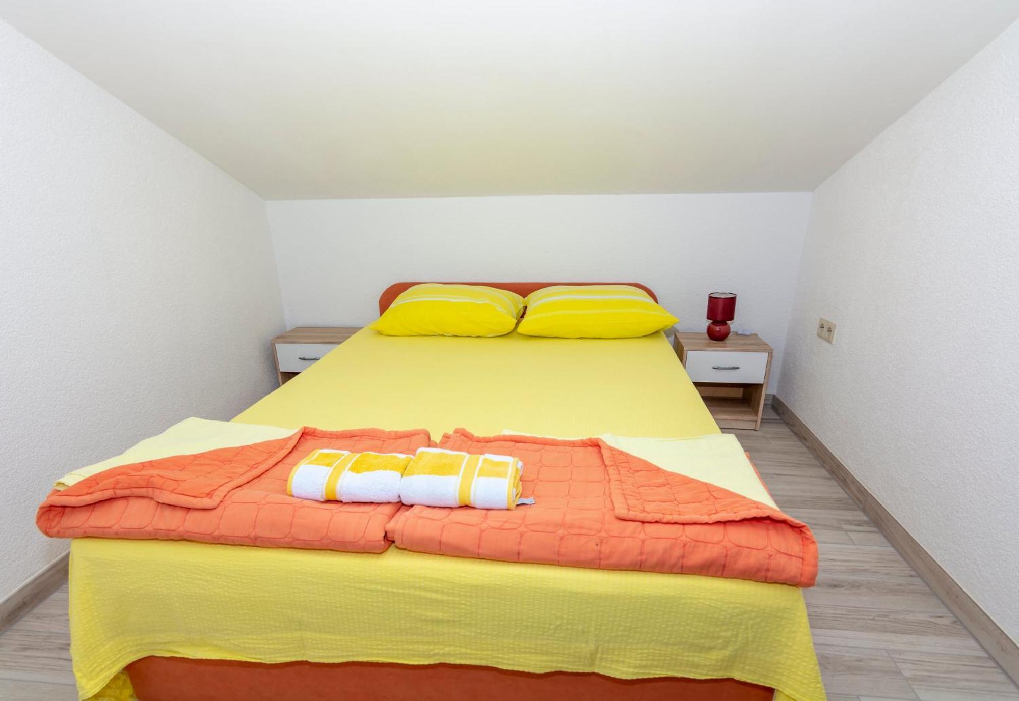 Apartmani Filip Pag Town Εξωτερικό φωτογραφία