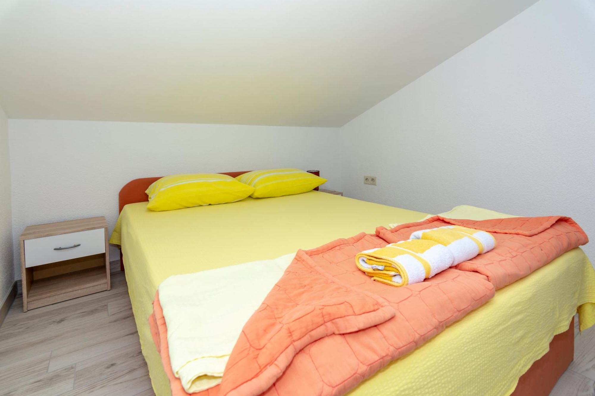 Apartmani Filip Pag Town Εξωτερικό φωτογραφία