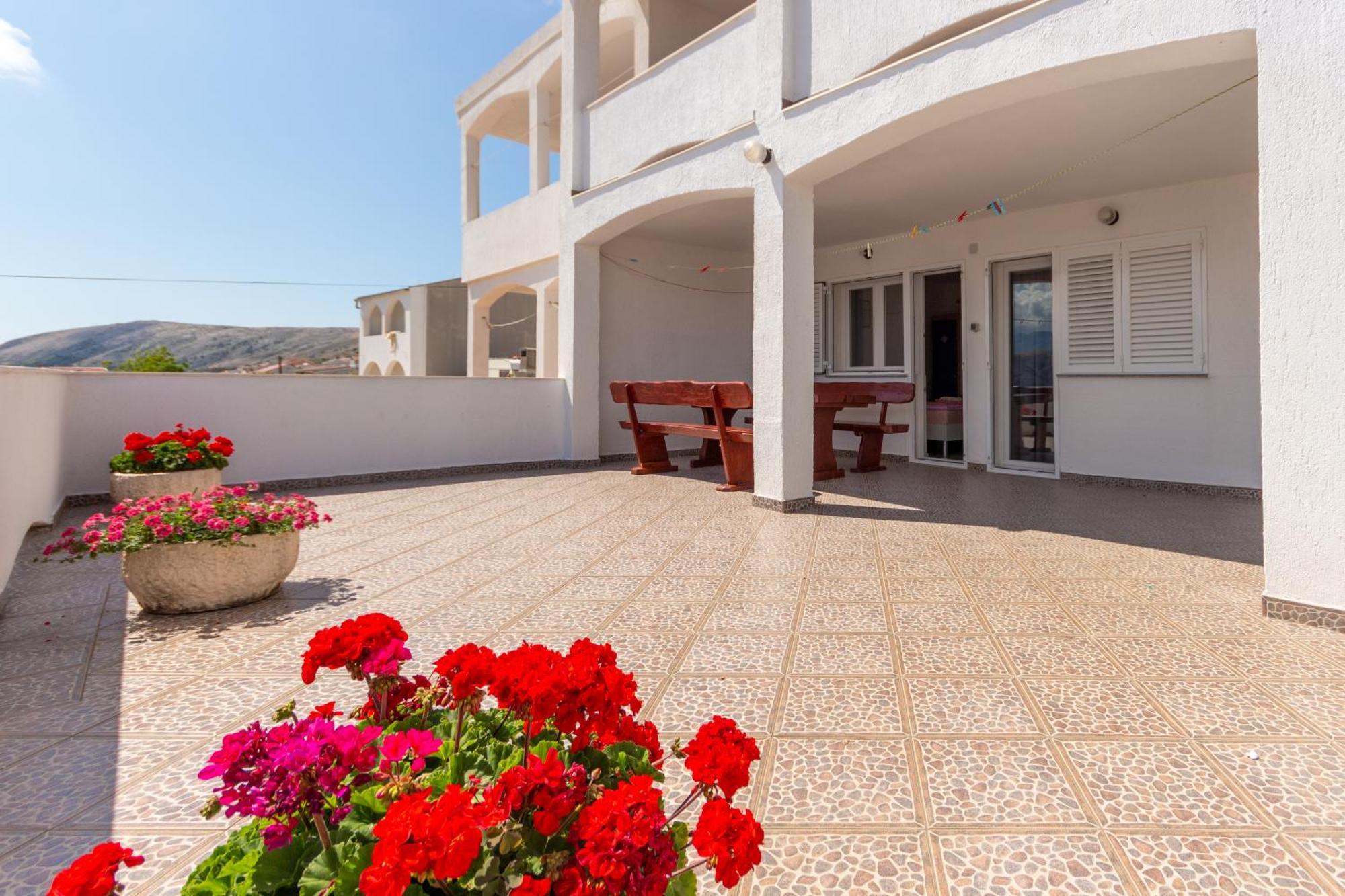 Apartmani Filip Pag Town Εξωτερικό φωτογραφία